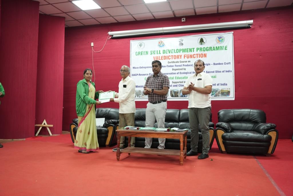 Chief Guest distributing the Course Completion Certificates 